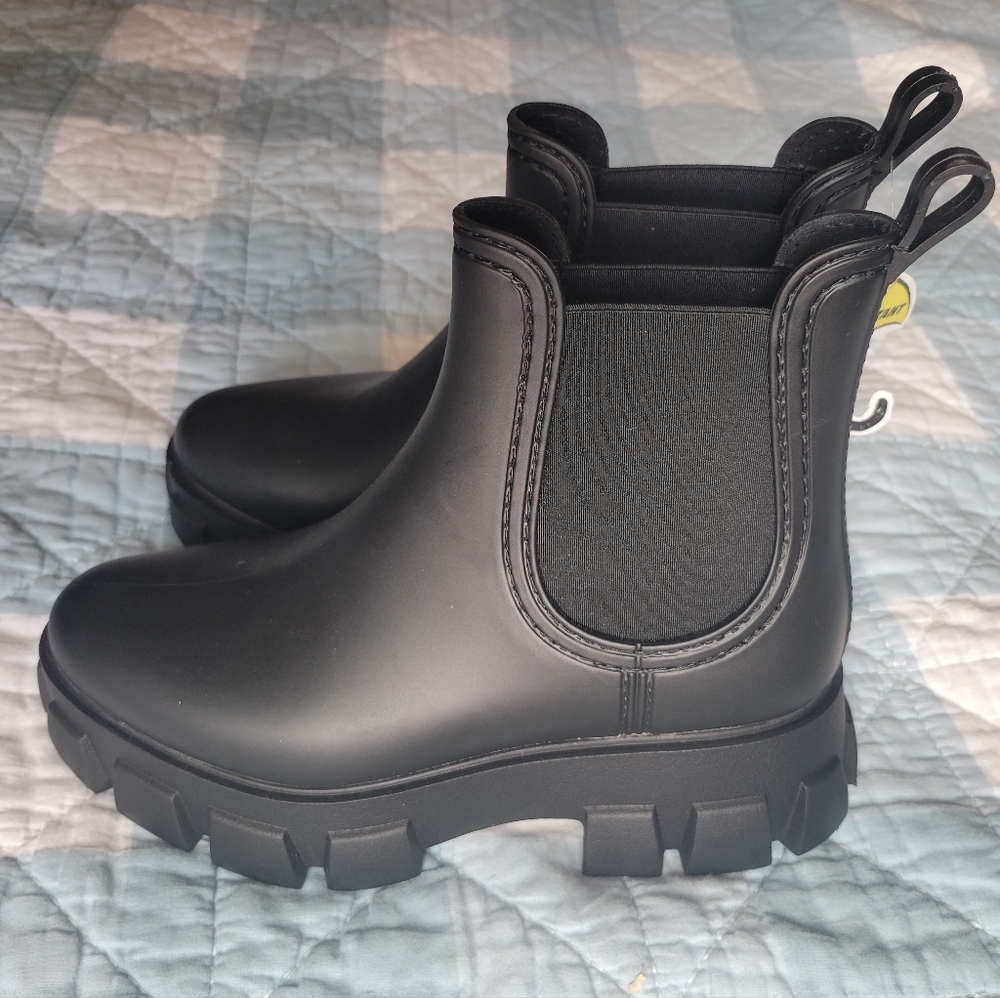 Platform Lug Sole Chelsea Rain Boot Sz 7.5